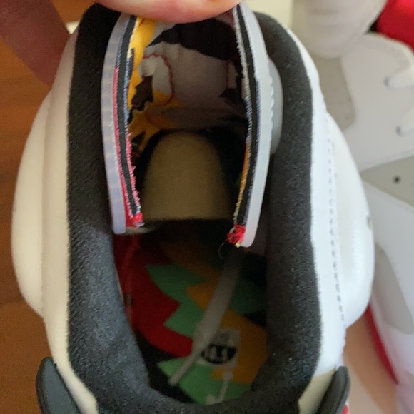 Athletic_Shoes